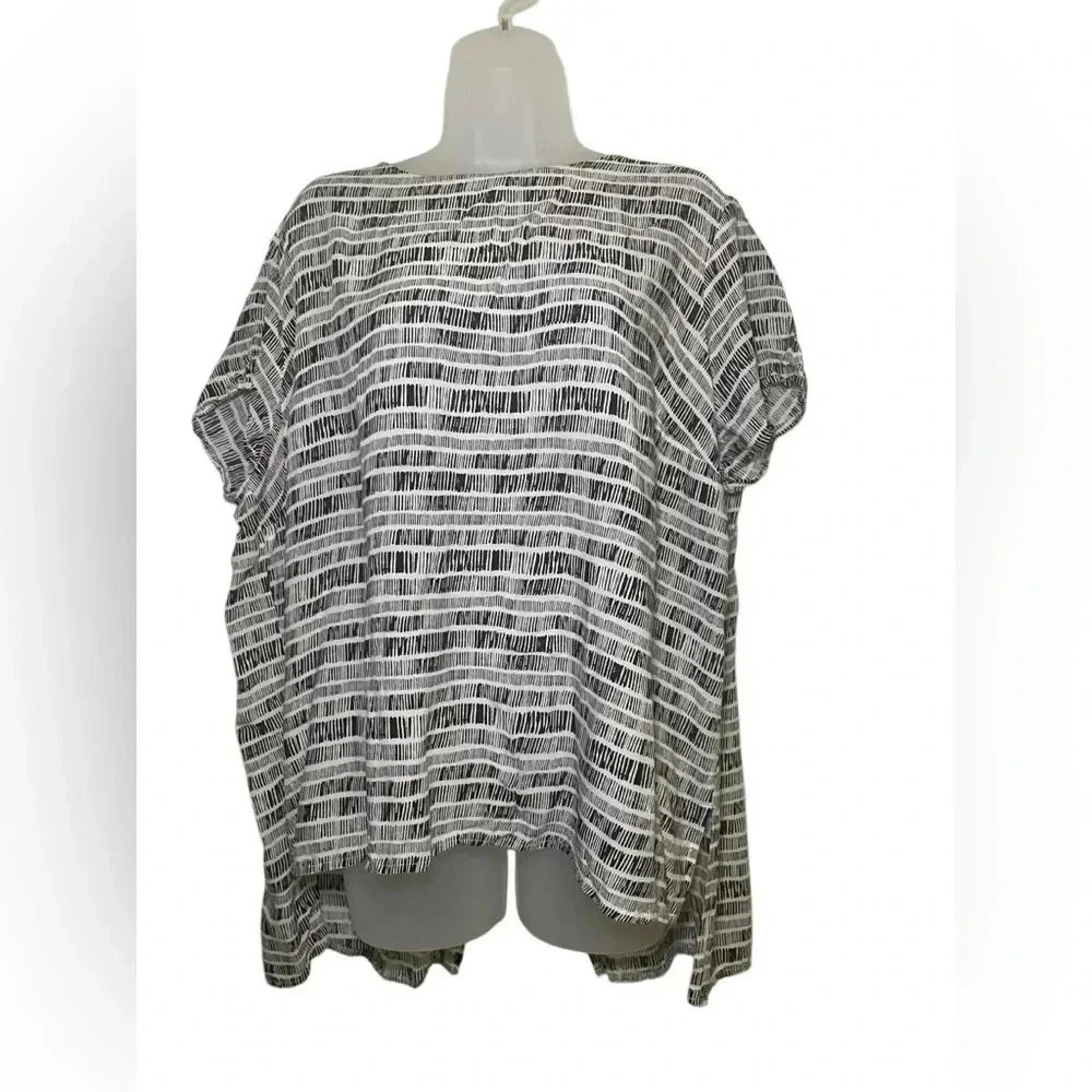 Old Navy Black And White Open Back Plus Blouse Size XXL